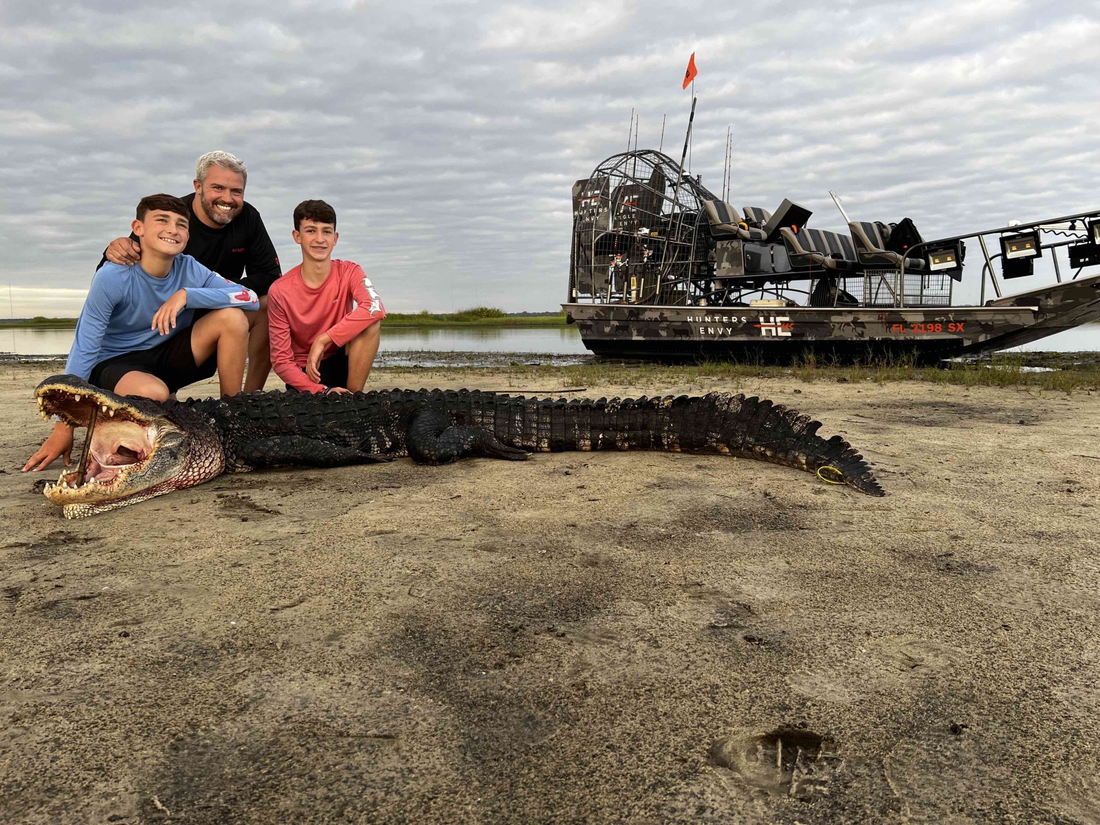 Alligator hunting Florida